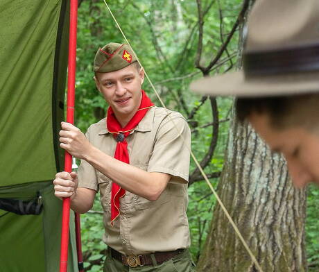 Sexy americans, bodybuilder Eddie Patrick and young dude Noah White fuck ass after sucking dick outdoor