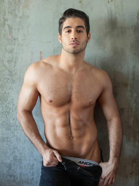 Hot guys Diego Sans, Jarec Wentworth and Skylar West in hot 3some ass bang