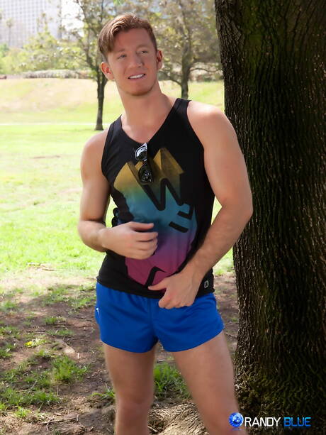 American tough guy Christian Sharp and canadian bull Jayden Tyler in hot ass fuck action outside