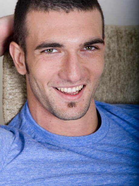 American muscular Derrek Diamond and hunky guy Luke Steel in dick sucking scene