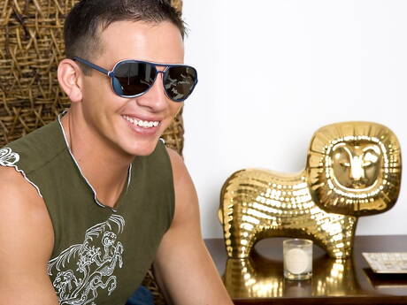 Kody Henshaw and american beefcake Sean Everett have a good anal sex