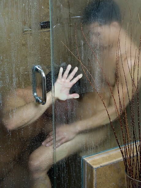 Pretty american boys beefy Reese Rideout and hunky guy Topher Dimaggio in dick sucking scene in hot shower